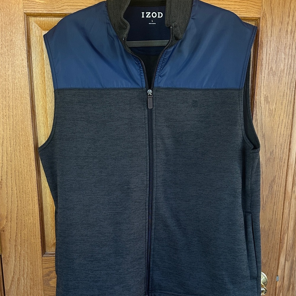 Izod Men’s Fleece Vest